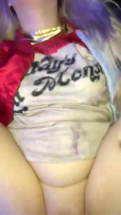 Haley Queen siendo fecunda 