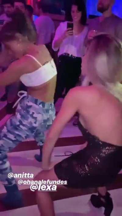 Anitta gostosa 🤤