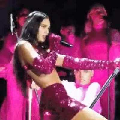 I don’t ask for anything, but please, can I be Dua Lipa’s mic stand