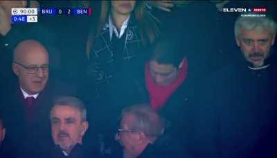 Rui Costa a cantar com os adeptos ❤️