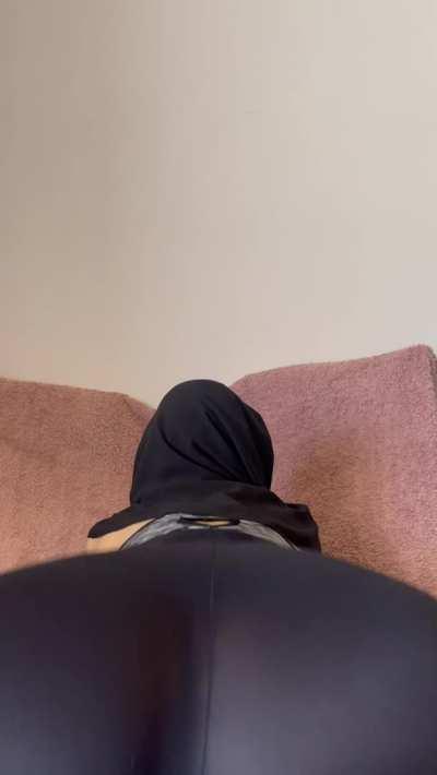 I wanna shake my ass o your dick