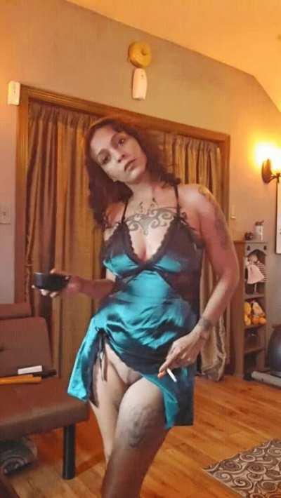 Which lips should i smoke this cigarette with?