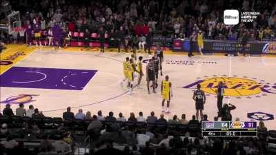 [Highlight] 'Light the Beam' chants beam out in Los Angeles