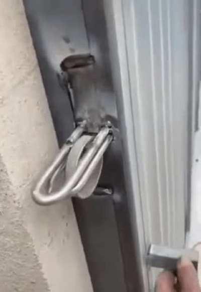 Nice self-latching door hasp.