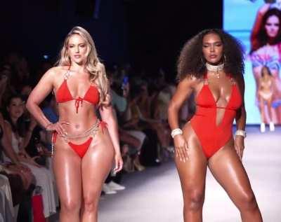 Marissa Duboís & Amber Keaton (Beach Bunny Fashion Show 2022)
