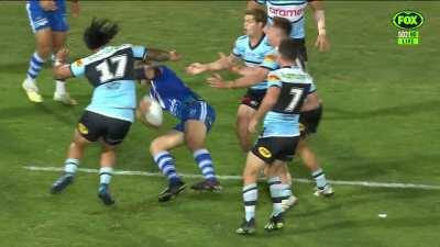 Siosifa Talakai massive shoulder charge on Matt Doorey
