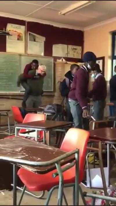 To ride a teacher to battle