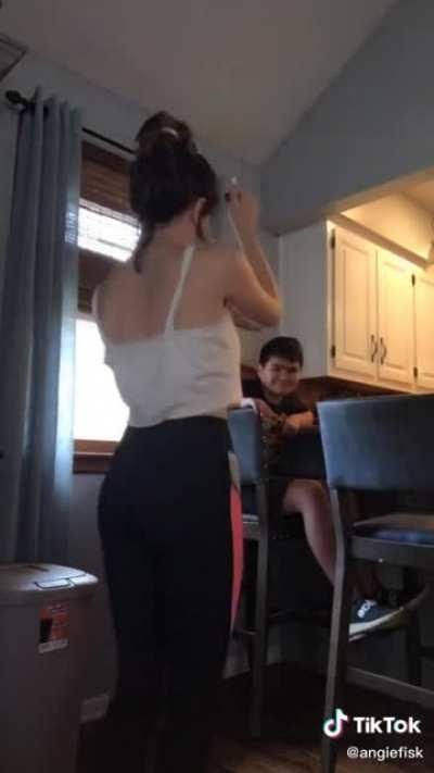 Angiefisk1 - Video #0977