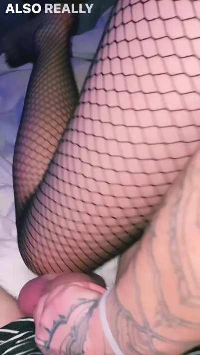 Mistress loves inverting my little sissy clitty 🤏🏻