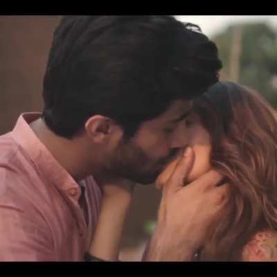 Anushka sen kissing a 35 year old actor
