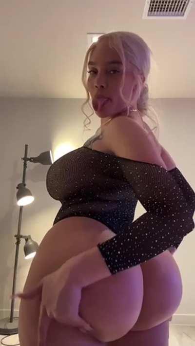 god I could pump load after load into Sara Gold’s dump truck