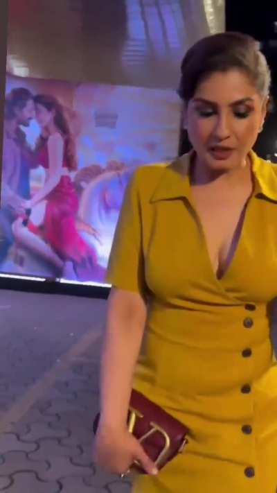 Did someone find with whom she was walking with holding their hands into someone hand, I guess walking with his bodyguard.