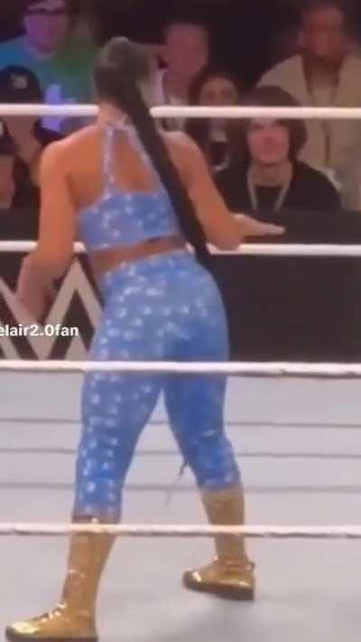 Bianca Belair shaking her ass