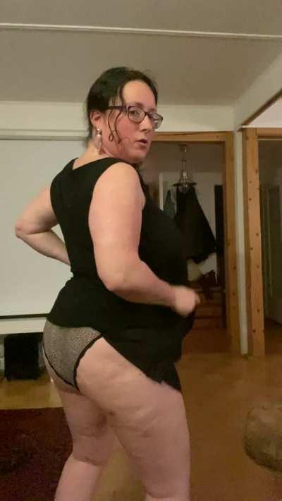 Can I be your favorite MILF?