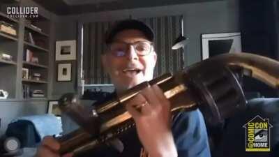 Keanu's awesome reaction to seeing John Constantine's shotgun at the 15th anniversary reunion