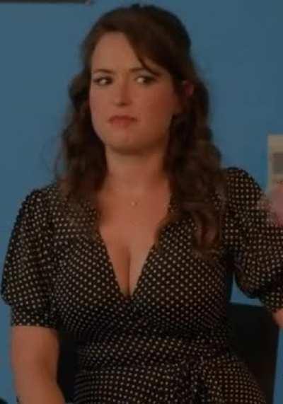 Milana Vayntrub