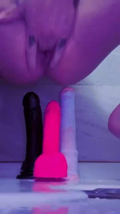 I love stretching my little hole 🥰