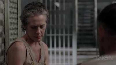 ‪Carol threatens Merle in this deleted scene from The Walking Dead Season 3‬