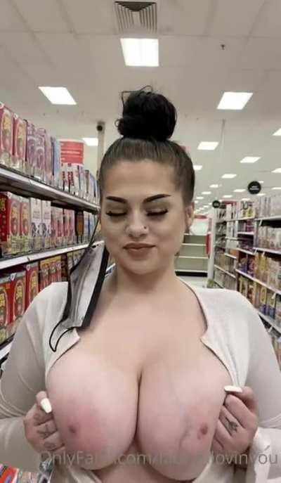 Showing Off In Store 😍 ( her free album in comment )