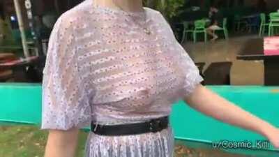 It started raining out so I thought i'd wear this☔