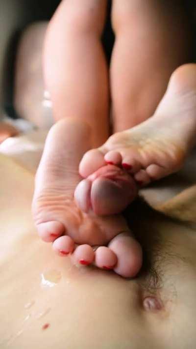 [reddit] how I make my foot fetish bud cum after he ruins my makeup