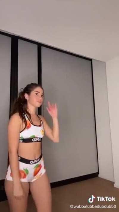 guys anyone know what happened to this pretty girl? her account dont appear on tiktok, her changed her name on tiktok? someone knows?