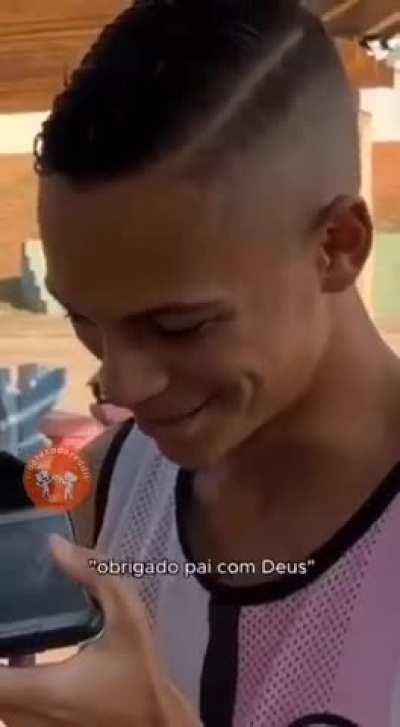 Eu quero que vc mande uma mensagem pro seu pai e pra sua mãe após ver esse vídeo. 