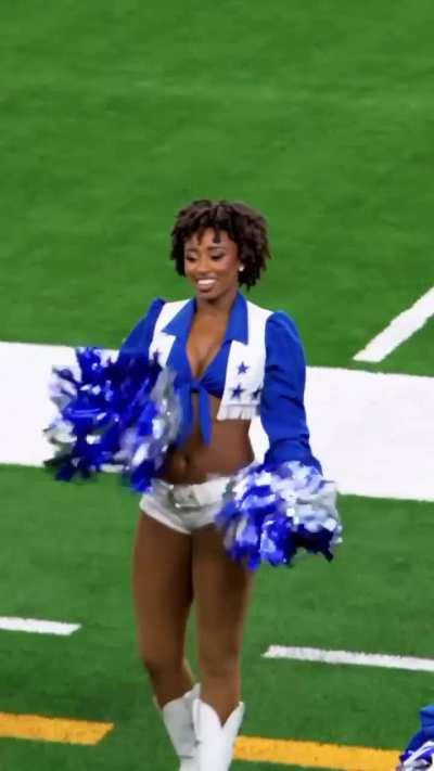 Kally Bethea (@kallysavon)