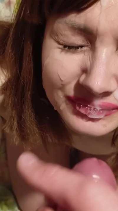 Rundalya played the role of a housewife who got jizzed on her face.