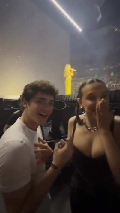 At the Sabrina Carpenter concert with Noah Schnapp via insta 10|22|24