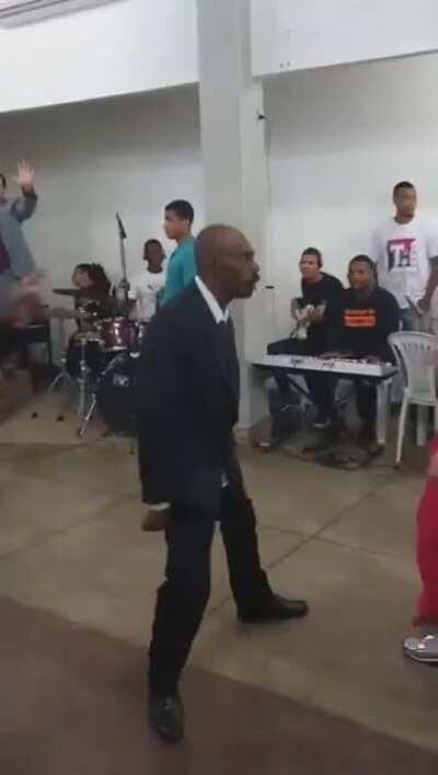 EU EMBRAZANDO NOS CHURRAS DO CRIA