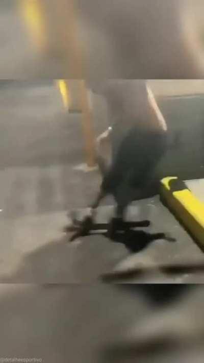 SkATEr LoSes LeG iN HoRRifiC AcciDeNt