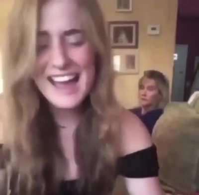 The most beautiful voice and the most disappointed mom