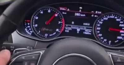 Idiot going 300km/h on the highway (100km/h limit)