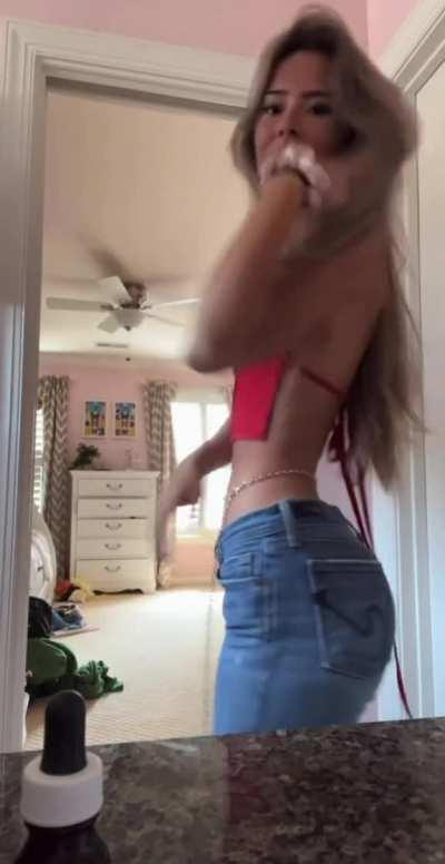 Julia Ernst - Crop top beauty