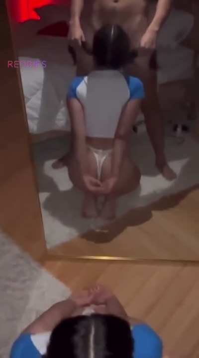 I always offer blowjobs on the first date… is that a red flag