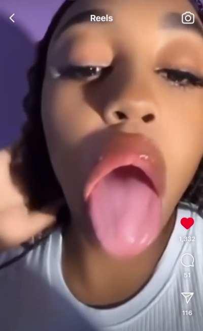 Queenfionella Big Glossy Lips 🫦