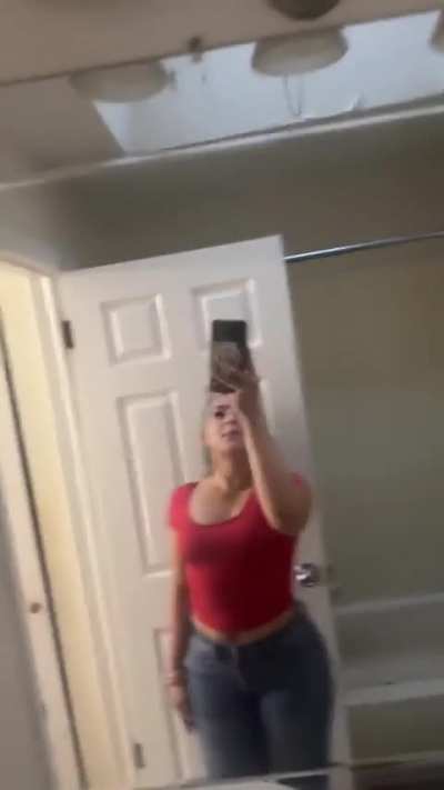 She needs to post more in jeans love her ass 