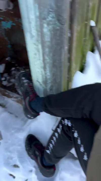 How to get a beer while playing cards in Russia