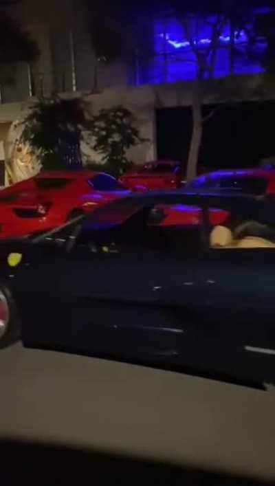 Cuando el dress code es llegar en un ferrari.