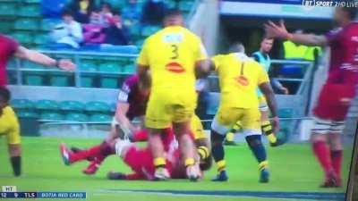 High tackle from the Champions Cup final between La Rochelle and Toulouse.