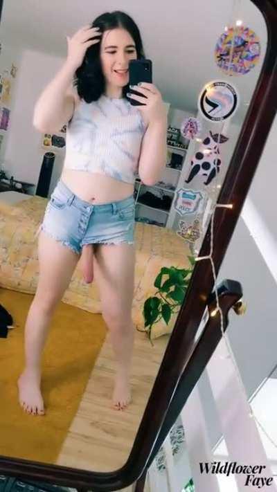 You're on the way to a Tinder date and she sends you this, saying she likes to top. What do you do?😈