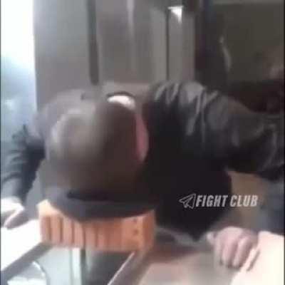 Упорный малый