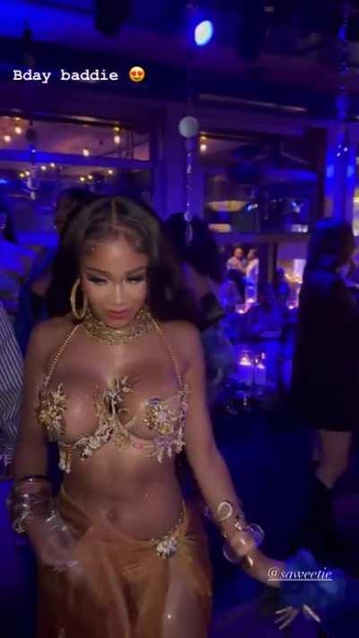 Clearest nip slip we gon get 😩😩👩‍🍼 In 4k