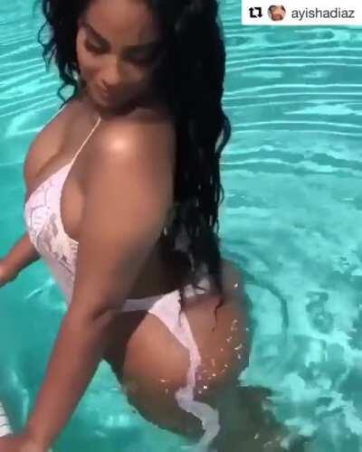 Ayisha Diaz - DaBoomBoomRoom
