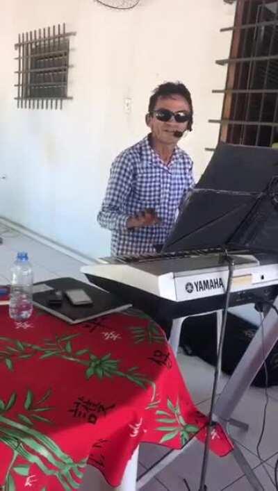 Mamá quiero Pink Floyd. En la casa hay Pink Floyd...