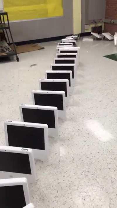 Playing Mac Domino's 