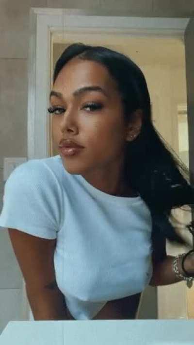 Capri aka Bustforcapri ð