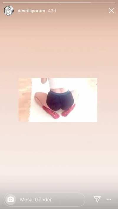 Yerli olarak g&ouml;rd&uuml;g&uuml;m en b&uuml;y&uuml;k instagram kahpesi.. Ilgi olursa baska foto video vs aticam.