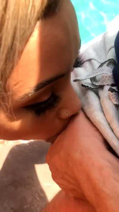 Casual throat bangin&rsquo;